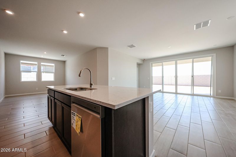 6128 E Crockett Way, San Tan Valley, AZ 85143
