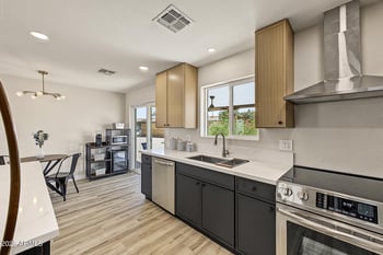613 N 63rd Pl, Mesa, AZ 85205