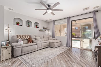 613 Navajo Trl, San Tan Valley, AZ 85143