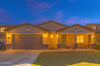 613 Navajo Trl, San Tan Valley, AZ 85143