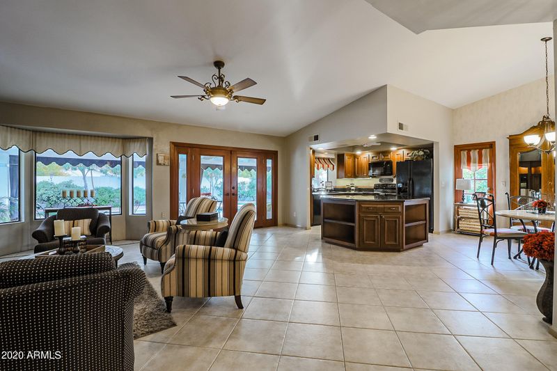 613 W Kings Ave, Phoenix, AZ 85023