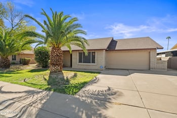 6131 Desert Hills Dr, Glendale, AZ 85304