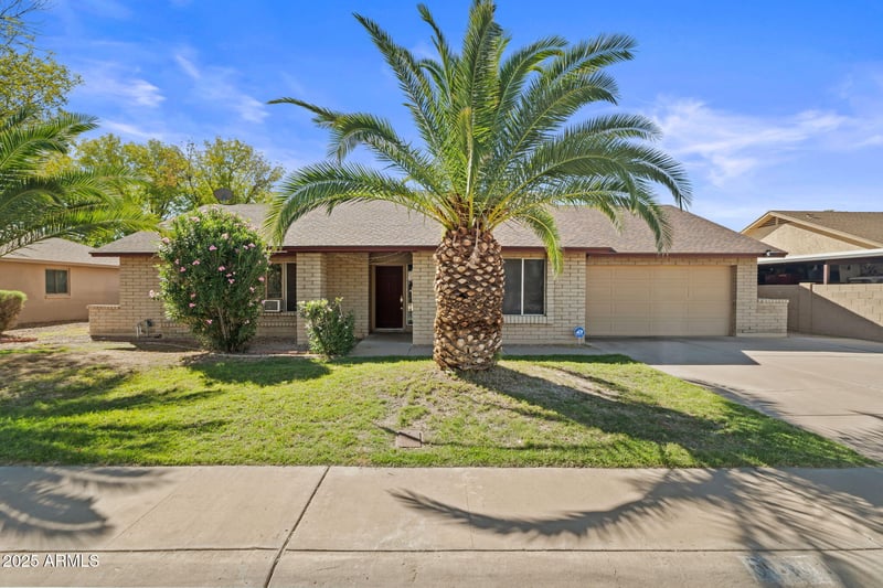 6131 Desert Hills Dr, Glendale, AZ 85304