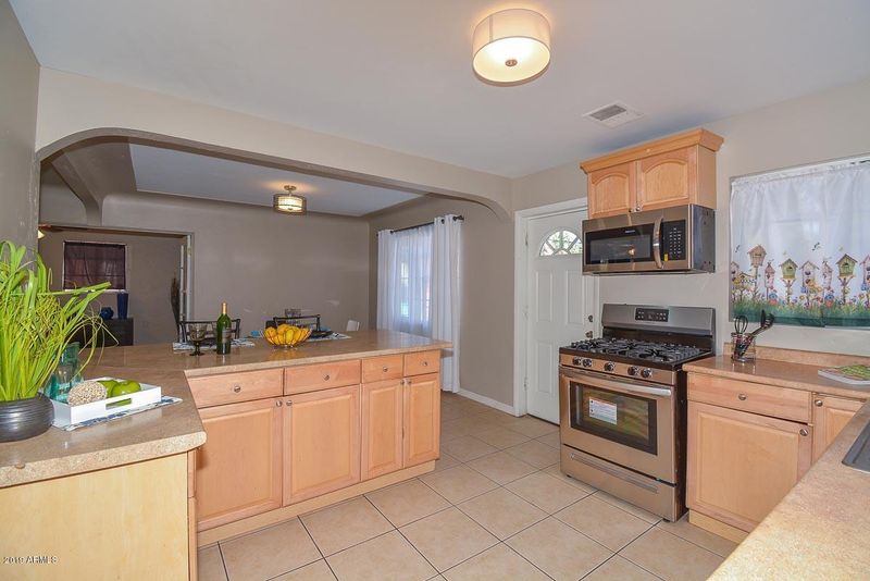 6131 N 17th Ave, Phoenix, AZ 85015