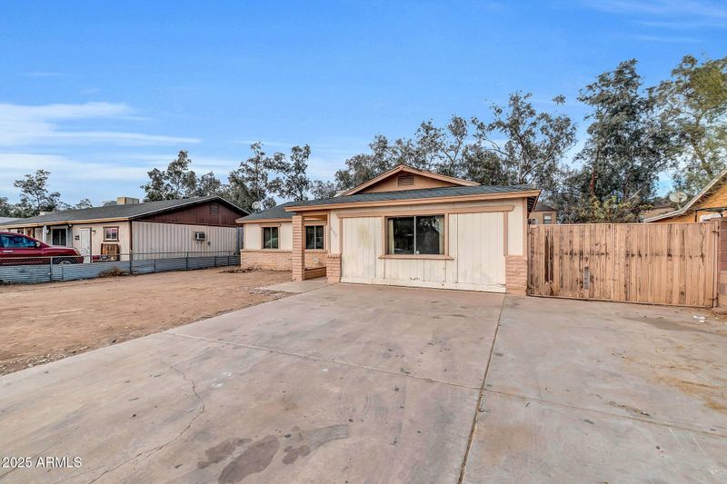 6132 W Windsor Ave, Phoenix, AZ 85033
