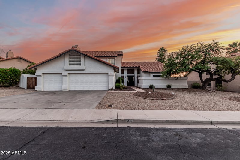 6133 Saddleback St, Mesa, AZ 85215
