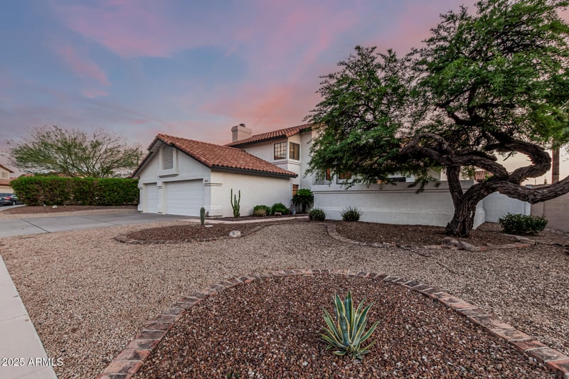 6133 Saddleback St, Mesa, AZ 85215