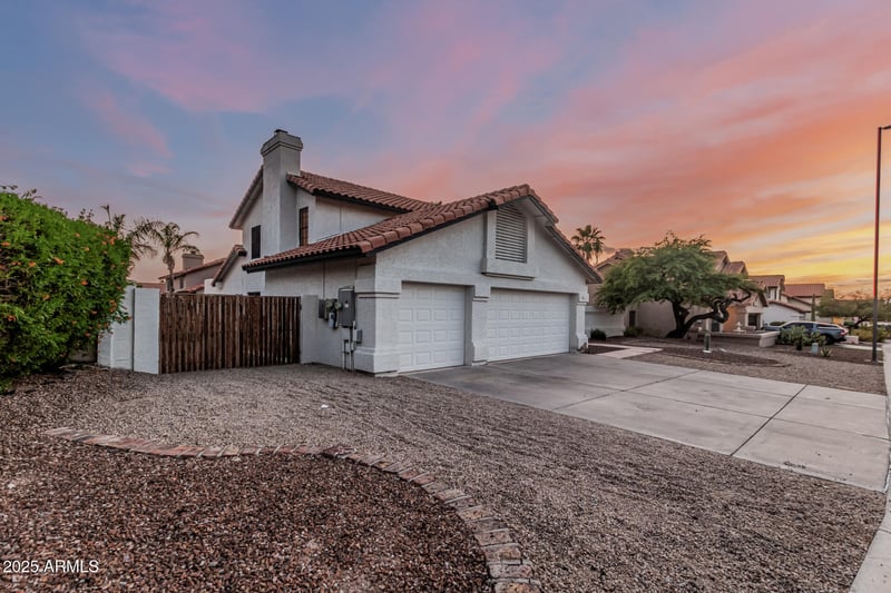 6133 Saddleback St, Mesa, AZ 85215