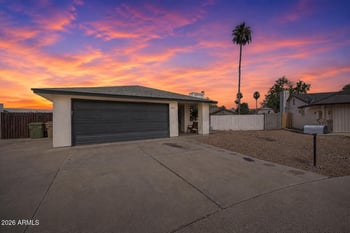 6134 Zoe Ella Way, Glendale, AZ 85306