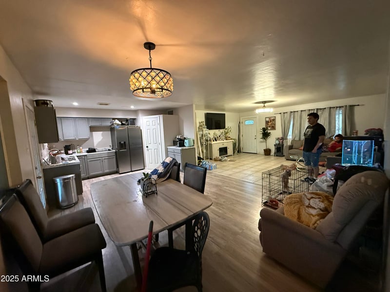 6135 65th Ave, Glendale, AZ 85301