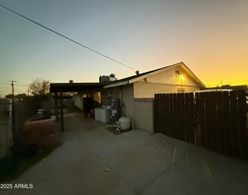 6135 65th Ave, Glendale, AZ 85301