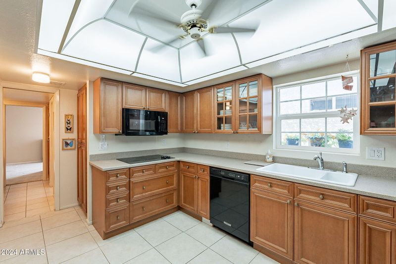 6135 N 12th Way, Phoenix, AZ 85014