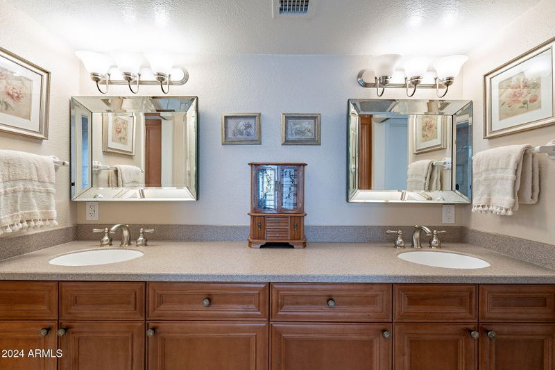 6135 N 12th Way, Phoenix, AZ 85014