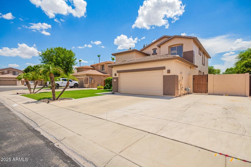 6135 Oraibi Dr, Glendale, AZ 85308