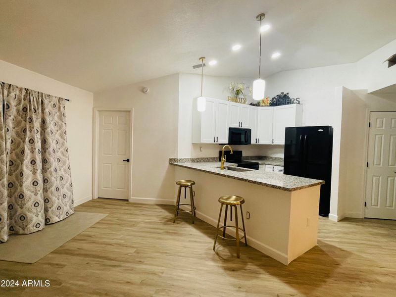 6135 W Belleview St, Phoenix, AZ 85043