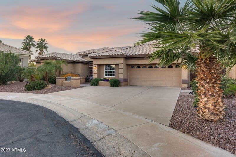 6136 W Louise Dr, Glendale, AZ 85310