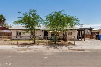 6137 Britton Ave, Phoenix, AZ 85033