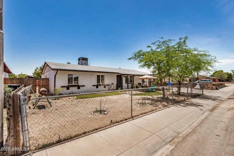 6137 Britton Ave, Phoenix, AZ 85033