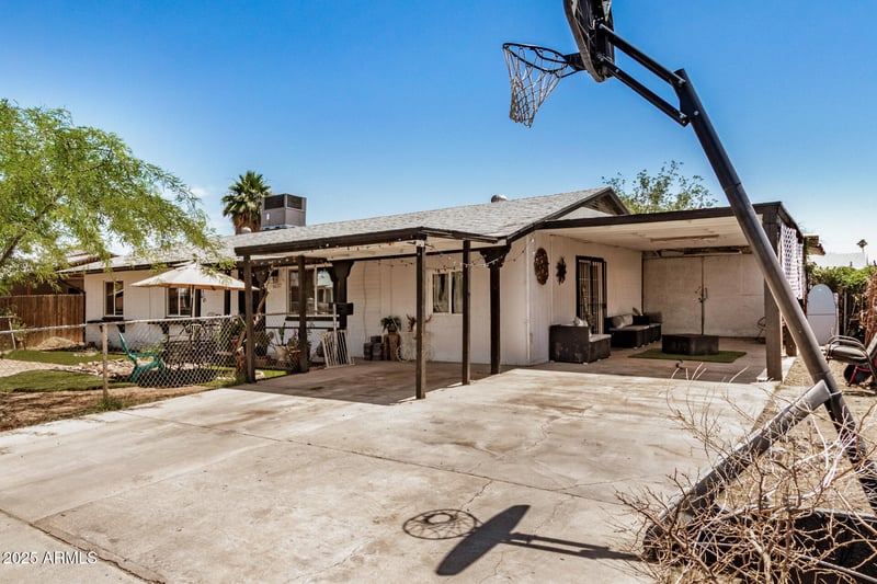 6137 Britton Ave, Phoenix, AZ 85033