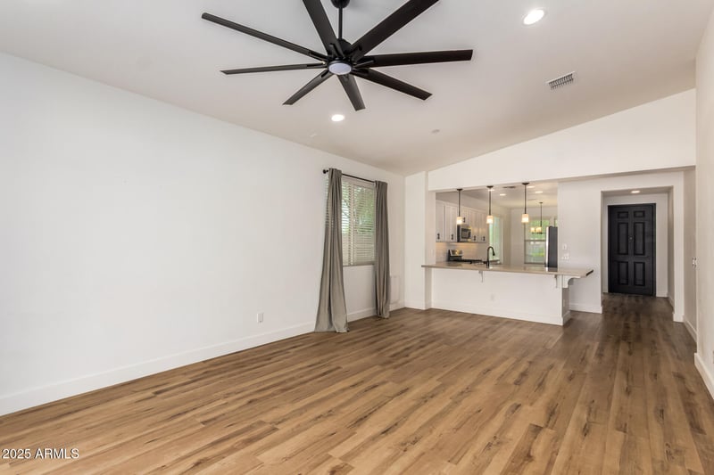 614 Brisa Dr, Phoenix, AZ 85085