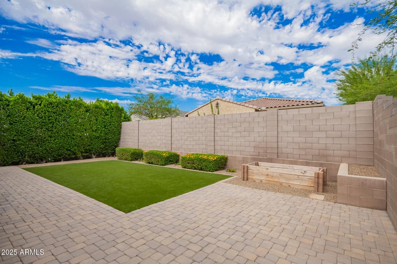 614 Brisa Dr, Phoenix, AZ 85085
