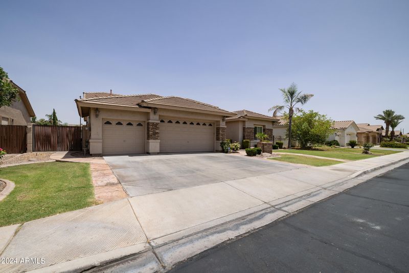 614 E Hampton Ct, Gilbert, AZ 85295
