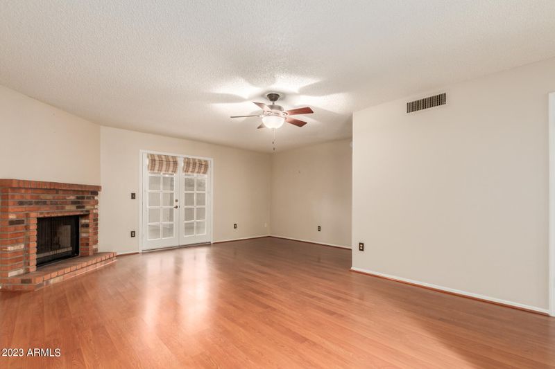 614 E Hartford Ave, Phoenix, AZ 85022