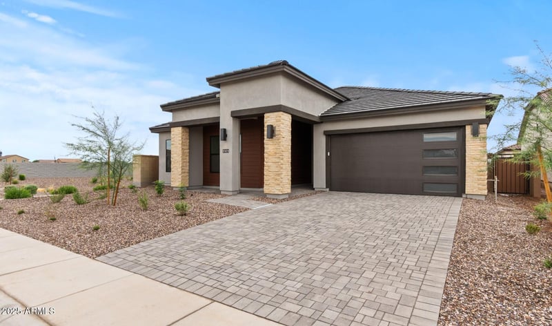 614 Greenback Dr, San Tan Valley, AZ 85140