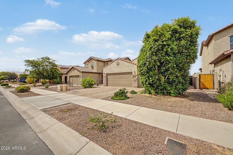 614 W Kerry Ln, Phoenix, AZ 85027