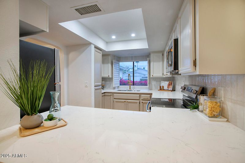 614 W Kings Ave, Phoenix, AZ 85023