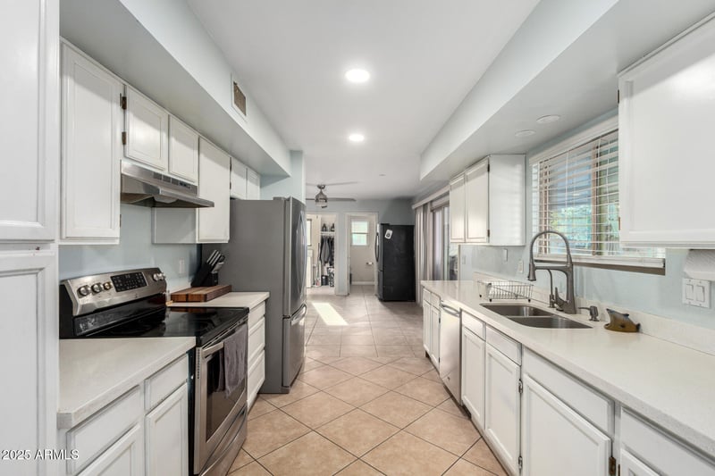 6140 Caribe Ln, Glendale, AZ 85306