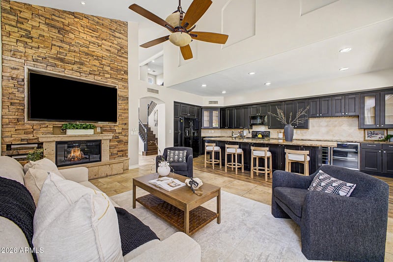 6140 Oraibi Dr, Glendale, AZ 85308