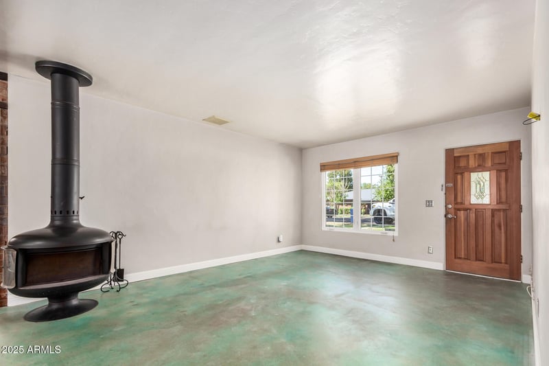 6141 16th Dr, Phoenix, AZ 85015