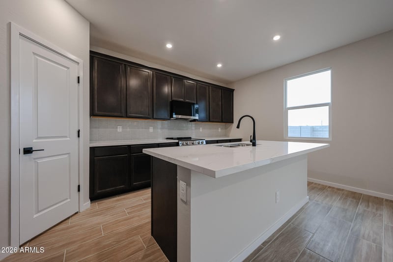 6142 Crockett Way, San Tan Valley, AZ 85143