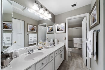 615 Mountain Vista Dr, Phoenix, AZ 85045