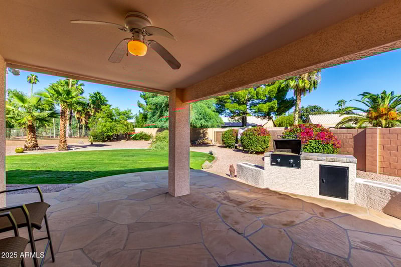 6152 Blackhawk Dr, Glendale, AZ 85308