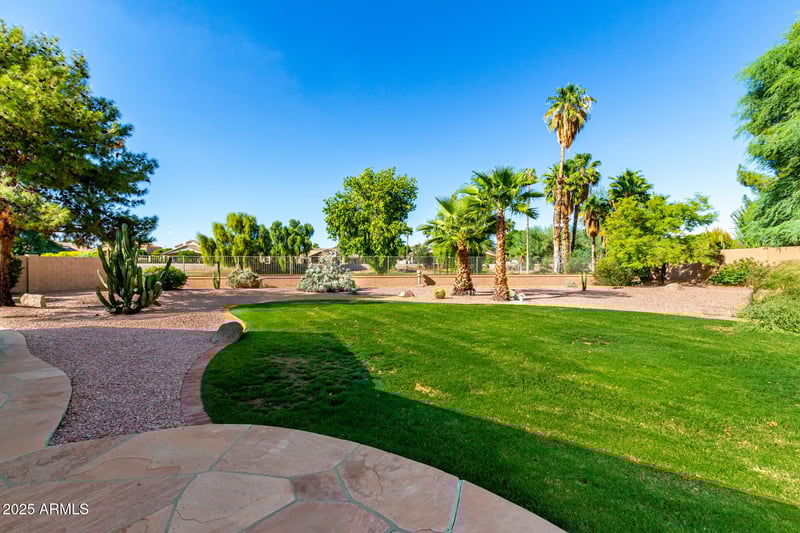 6152 Blackhawk Dr, Glendale, AZ 85308
