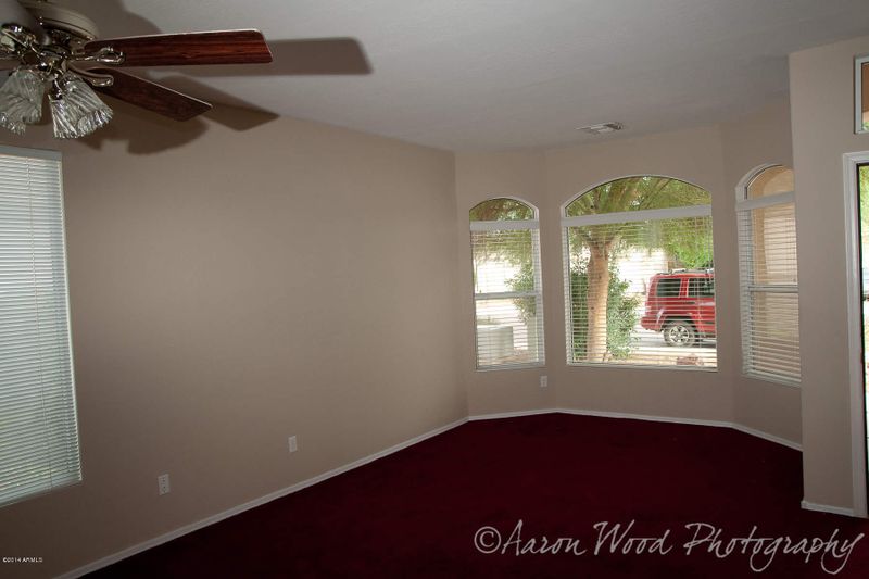 6152 W Echo Ln, Glendale, AZ 85302