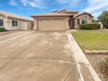 6156 Blackhawk Dr, Glendale, AZ 85308