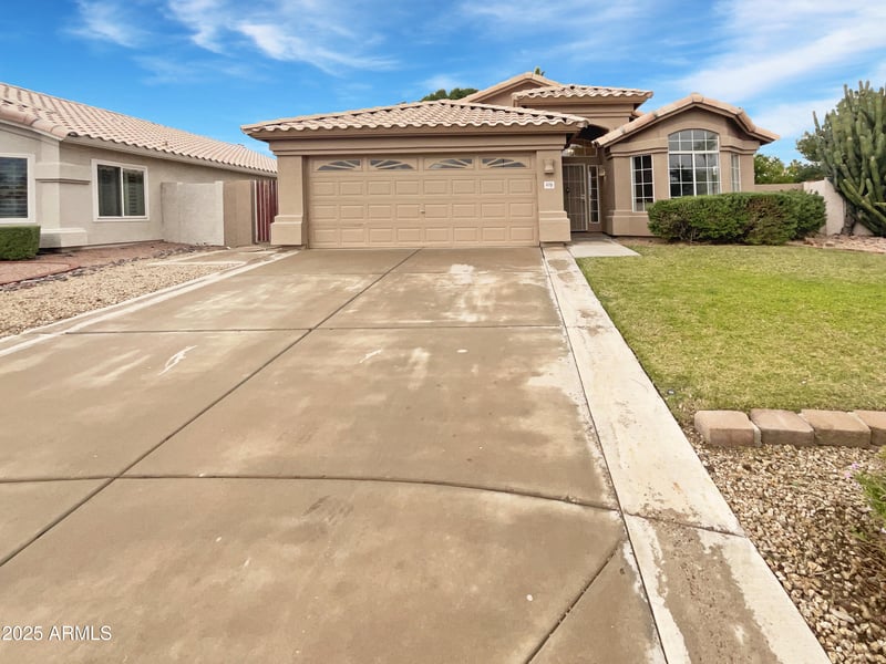 6156 Blackhawk Dr, Glendale, AZ 85308