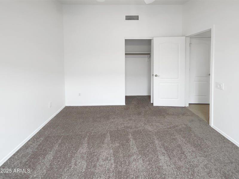 6156 Blackhawk Dr, Glendale, AZ 85308