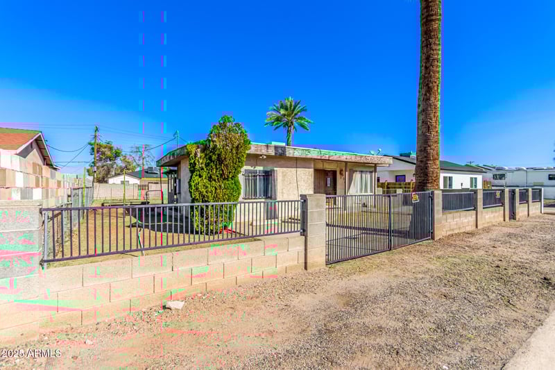 616 Mobile Ln, Phoenix, AZ 85041