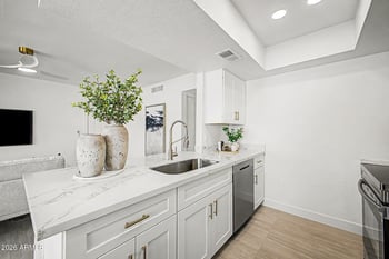 616 Hardy Dr #225, Tempe, AZ 85281