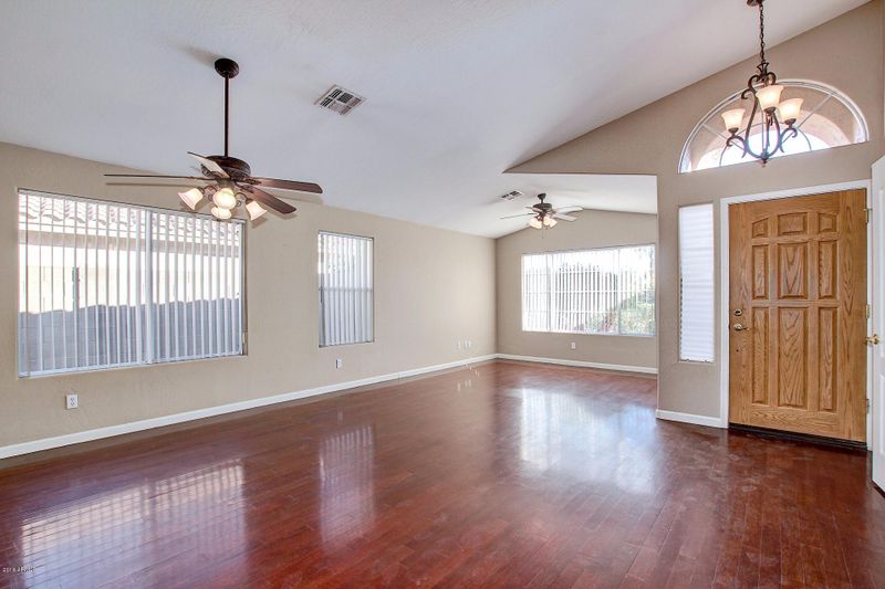 616 W Douglas Ave, Gilbert, AZ 85233