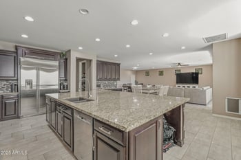 617 Cantebria Dr, Gilbert, AZ 85233