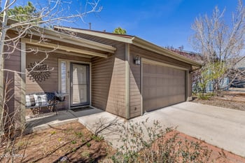 617 Locust Dr, Flagstaff, AZ 86001