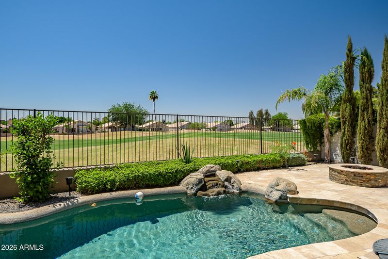 6175 W Irma Ln, Glendale, AZ 85308