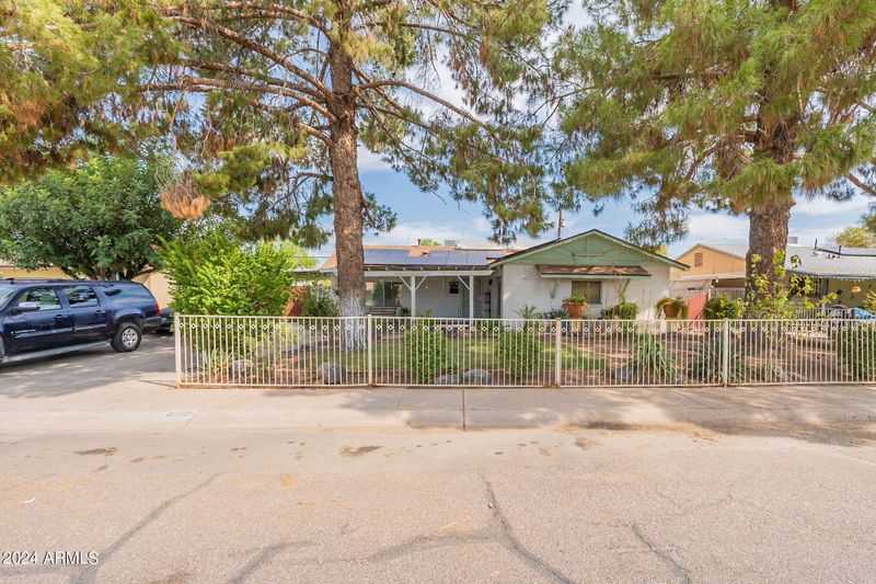 6182 W Earll Dr, Phoenix, AZ 85033