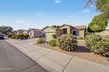 6186 Wikieup Ln, Glendale, AZ 85308