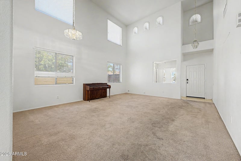 619 E Palomino Way, San Tan Valley, AZ 85143